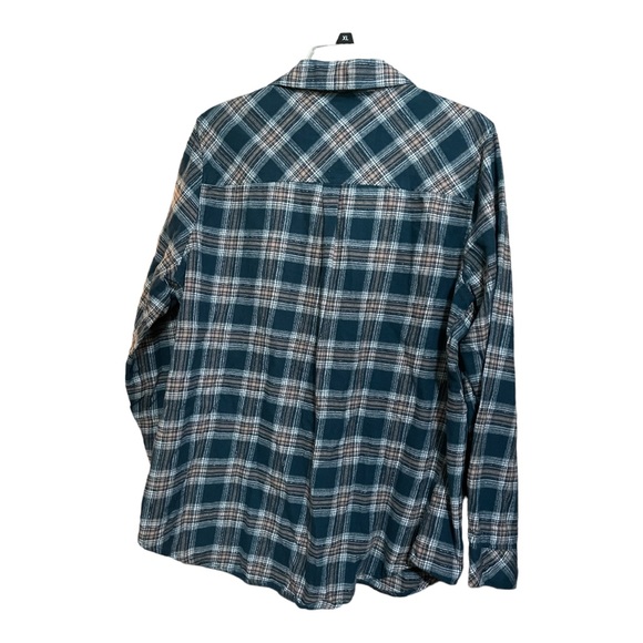 3 Womens or teen girls flannel shirts - Picture 7 of 10